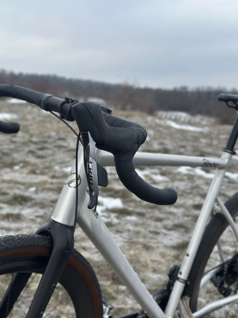 Gravel 8bar | ZIPP 303s, SRAM force