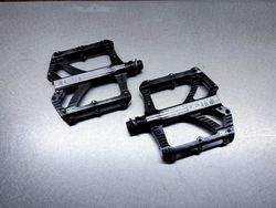 Pedály Deity Runner