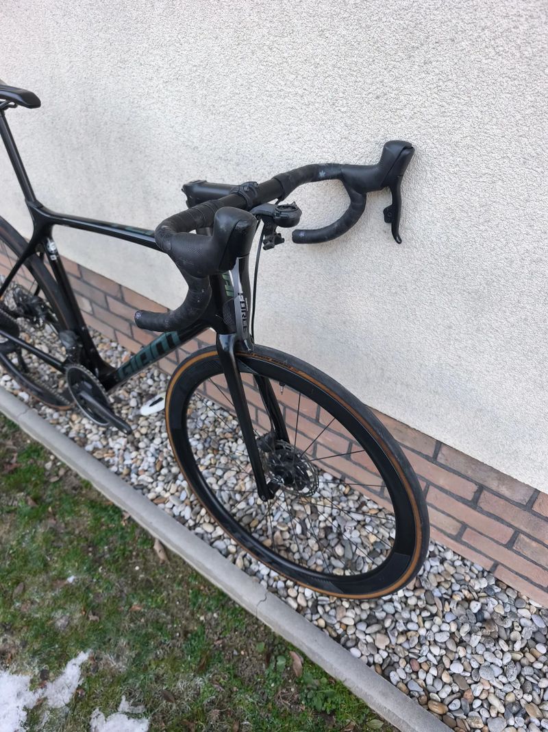 Giant TCR Sram Force AXS, karbonová kola SLR1