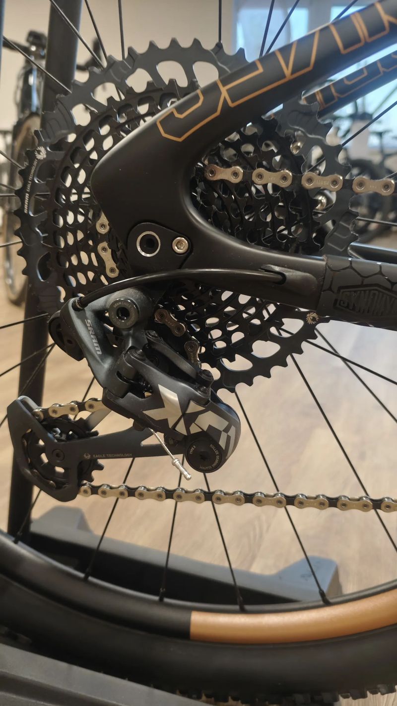 NS Bikes Synonym RC 1 vel. L, Nové kolo se zárukou ! Ušetříte 70 000 Kč ! REZERVACE