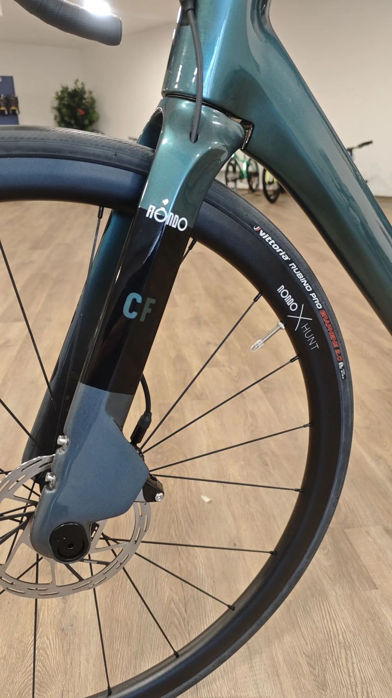 Rondo HVRT CF2 vel. L , Nové kolo se zárukou ! Ušetříte 31 000 Kč !