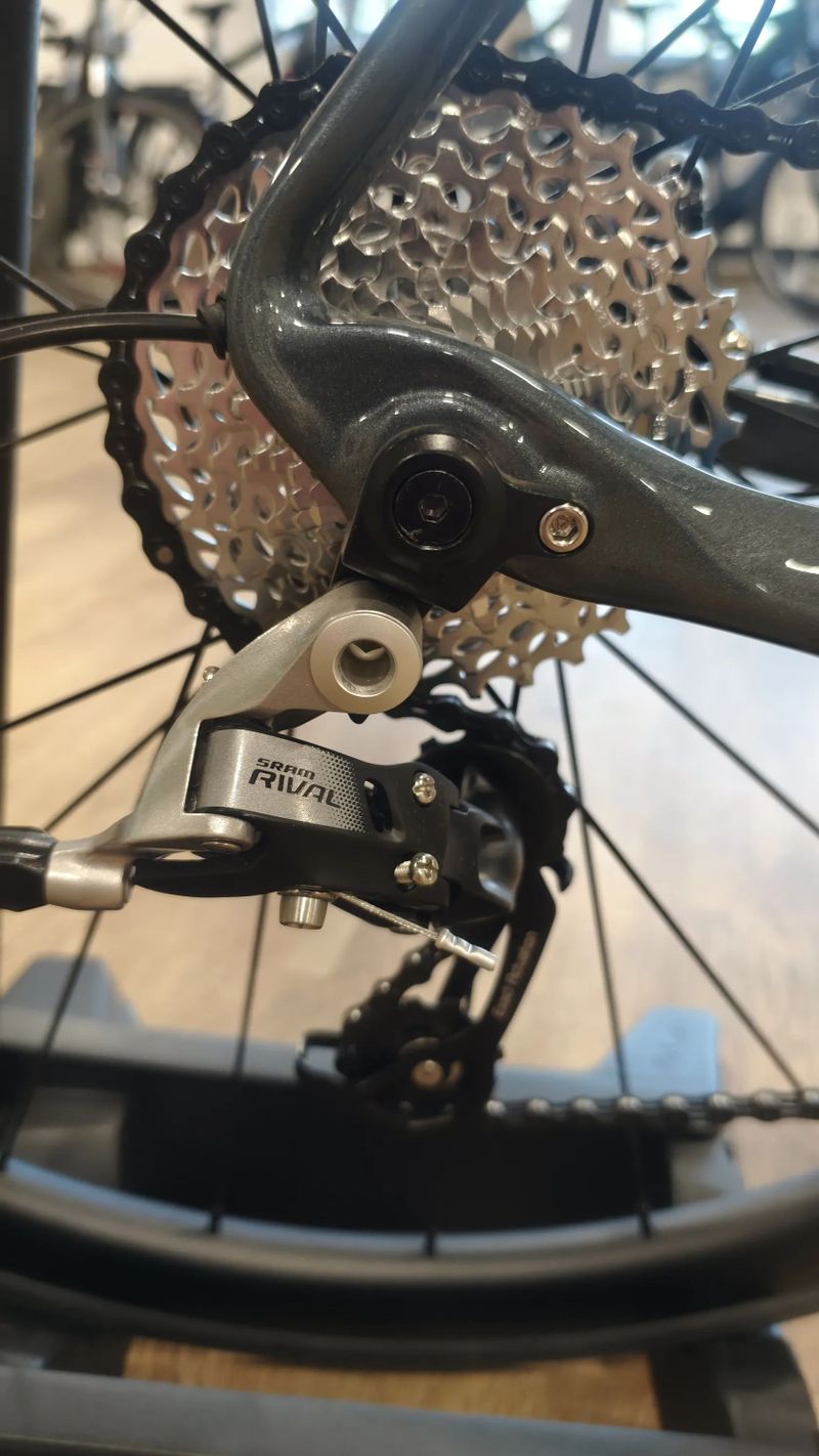 Rondo HVRT CF2 vel. L , Nové kolo se zárukou ! Ušetříte 31 000 Kč !