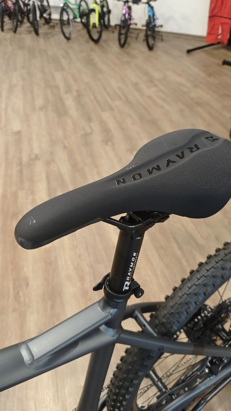 Raymon HardRay E 7.0 SE Black Matt 29" vel. L a XL