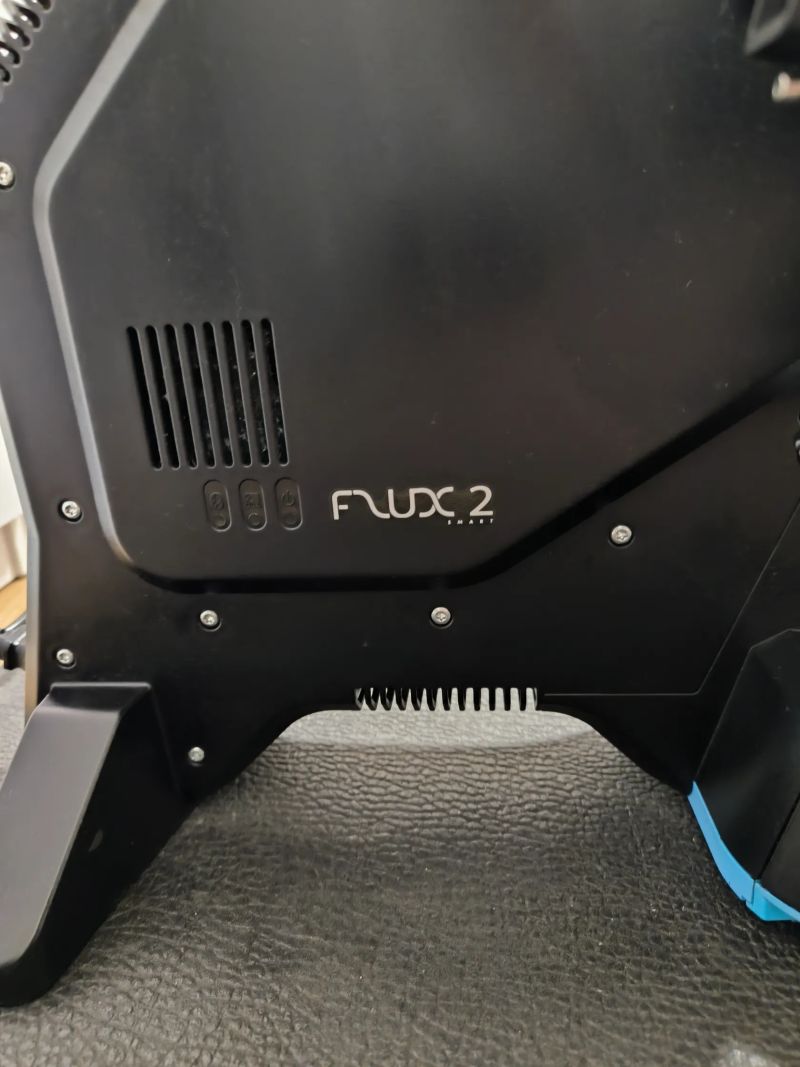 Tacx Flux Smart 2 Shimano ořech 11,12 sp. + Tacx (Skyliner) možnost vyzkoušet na aplikaci ROUVY