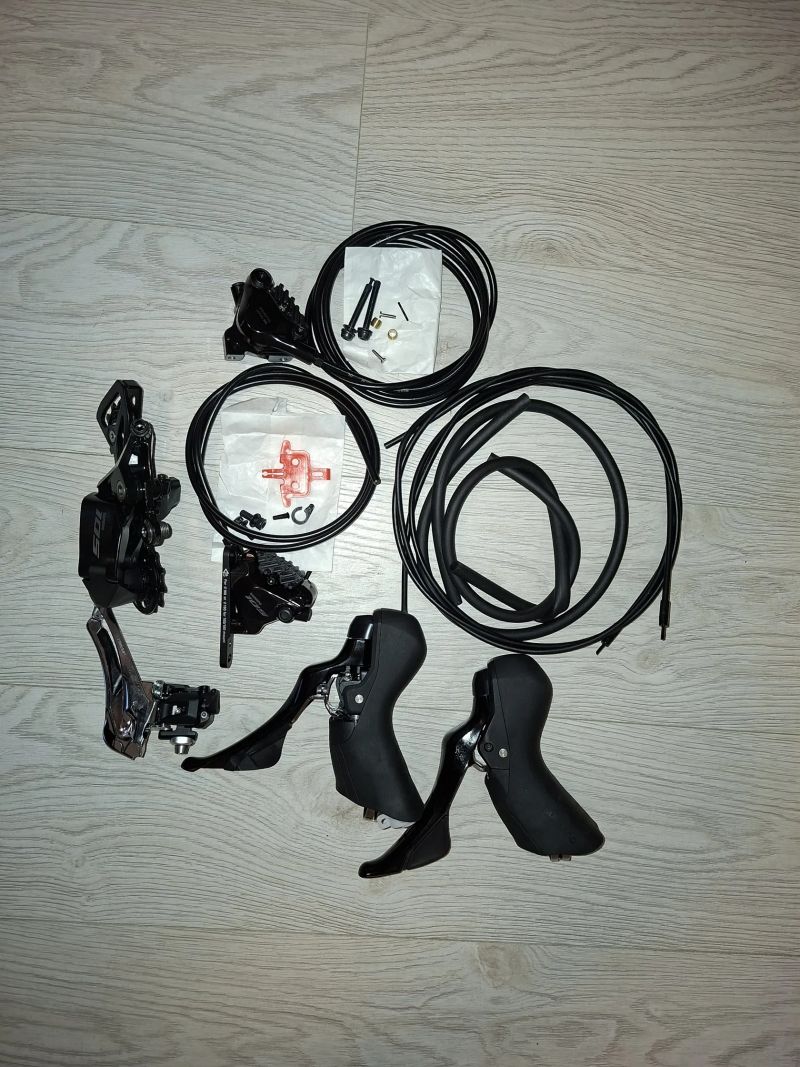 Shimano sada 105 2x12