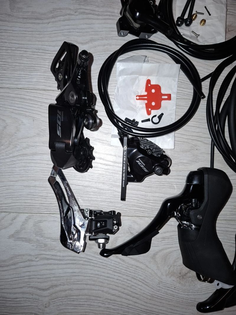 Shimano sada 105 2x12