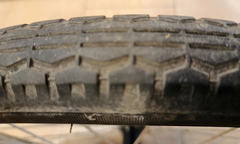 Pár kol 20" s obutím