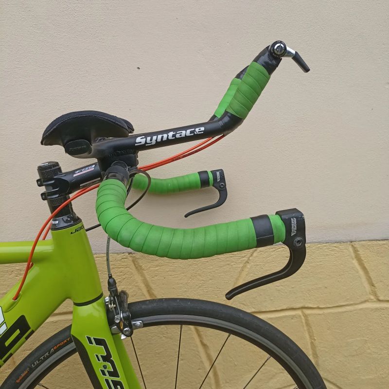 Merida Warp 9 včetně náhradních řidítek TT bar Vision.