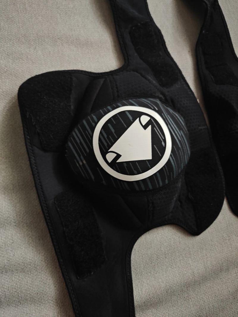 Endura Chrániče na kolena SingleTrack II - M/L