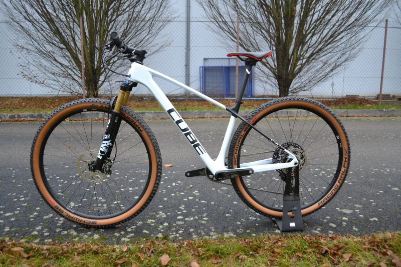 Cube Elite C:62 Pro (M) 9.8 kg Top Stav