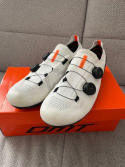 DMT KR0 silniční tretry White/White