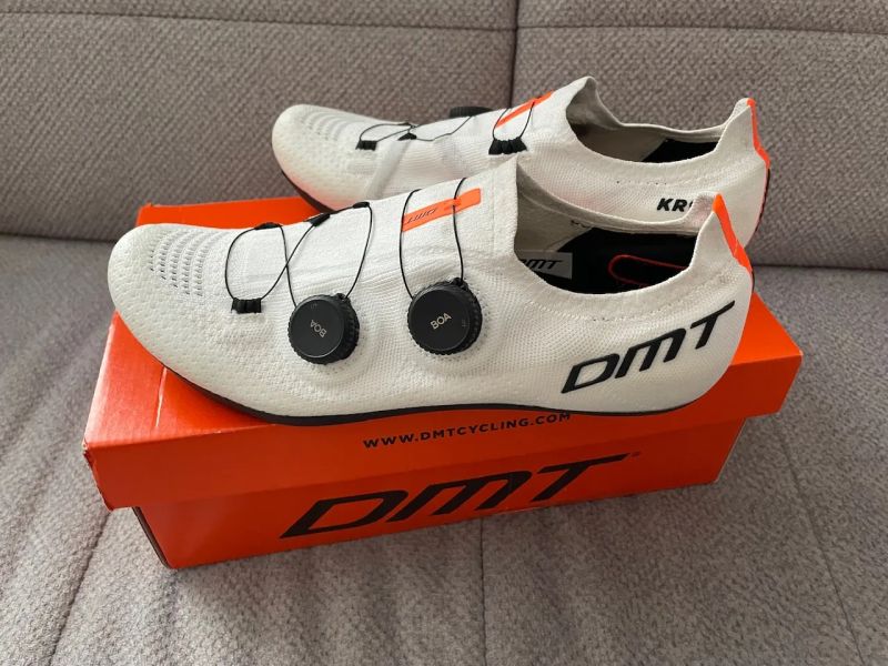 DMT KR0 silniční tretry White/White