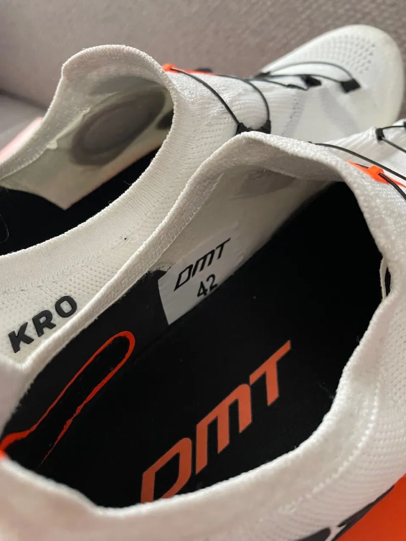 DMT KR0 silniční tretry White/White