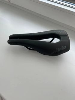 Selle Italia WATT Gel Superflow Saddle