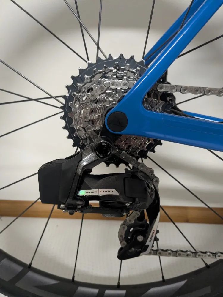 Canyon Ultimate CF SL 8 AXS Powermeter Movistar 2024