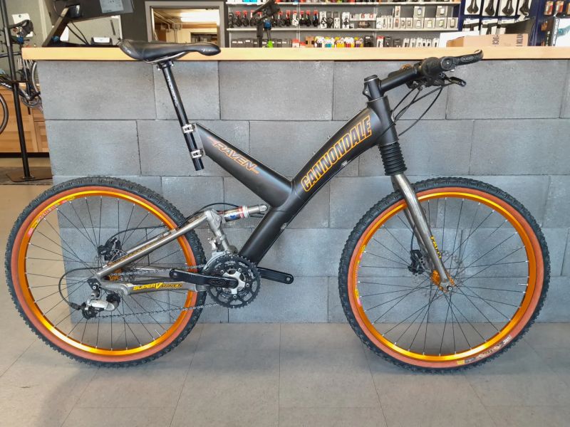 Cannondale Super V Raven 3000 Disc / 4000 FR, vel. L, rok 1999, CODA Tarantula, Crossmax, Thomson