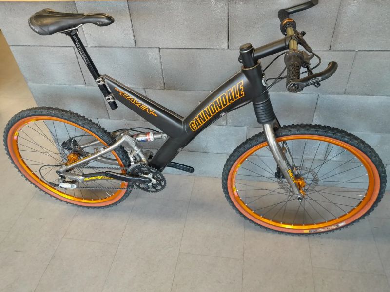 Cannondale Super V Raven 3000 Disc / 4000 FR, vel. L, rok 1999, CODA Tarantula, Crossmax, Thomson