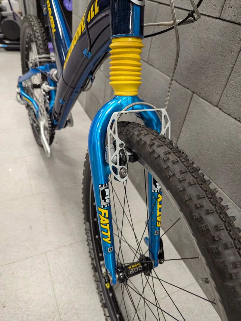 Cannondale Super V Raven 1000, velikost L, rok 1999, barvy Volvo, CODA Tarantula, Magura HS