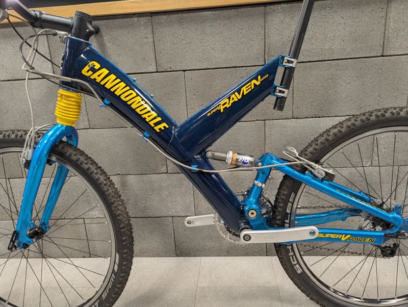 Cannondale Super V Raven 1000, velikost L, rok 1999, barvy Volvo, CODA Tarantula, Magura HS