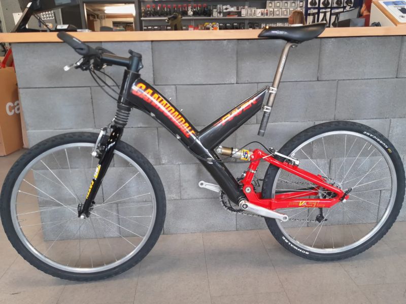 1998 Cannondale Super V Raven 2000, vel. L (50 cm, 20"), Shimano XT, Fatty i Fox po repasi