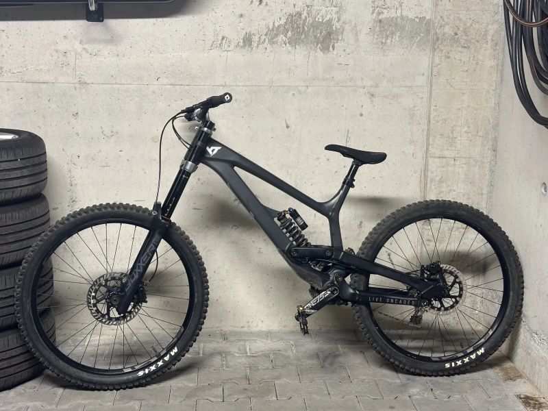 YT Industries Tues 27”