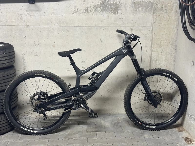 YT Industries Tues 27”