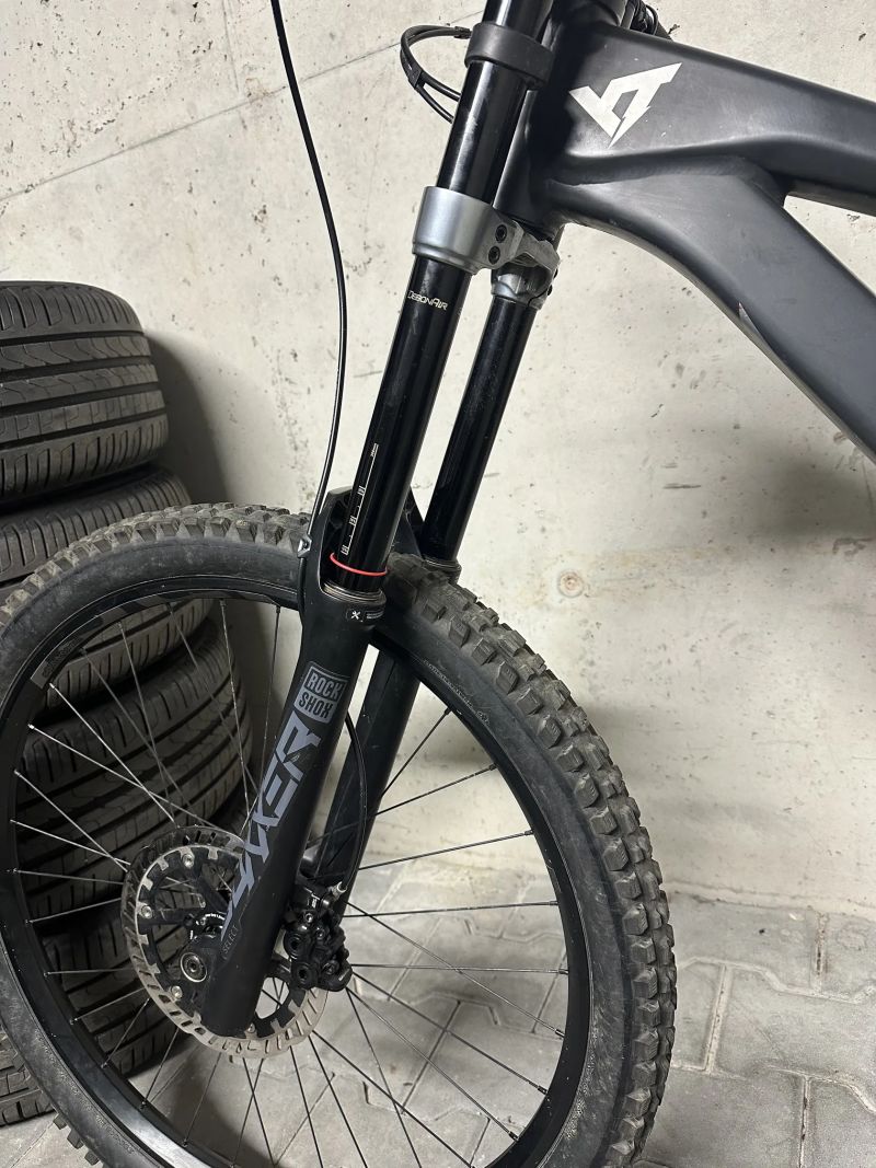 YT Industries Tues 27”