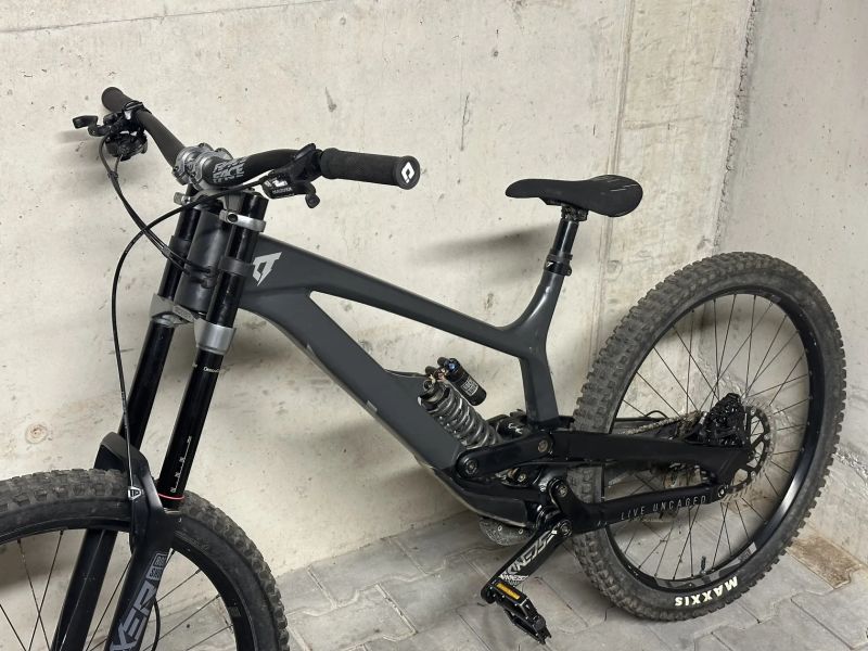 YT Industries Tues 27”