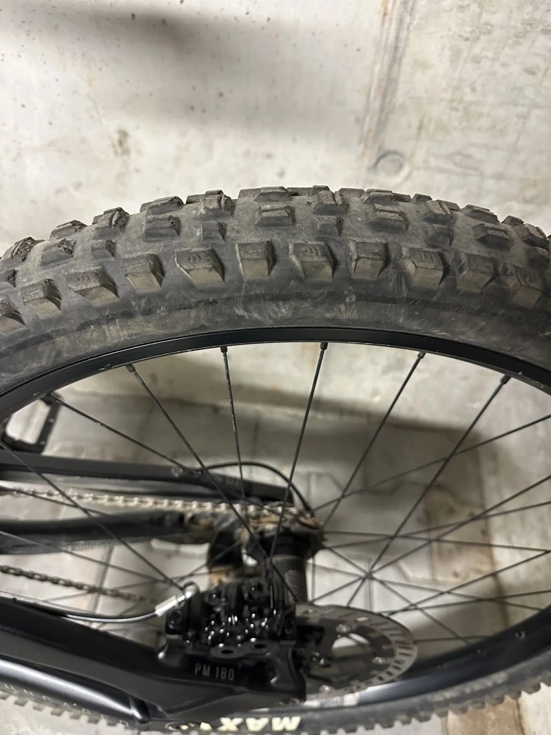 YT Industries Tues 27”