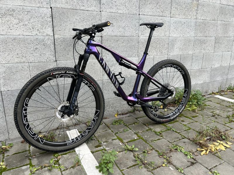 Canyon Lux cf8 vel. L