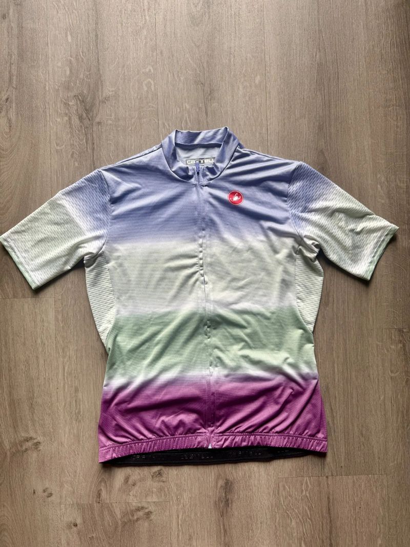 Dámské dresy, kraťasy, vesta