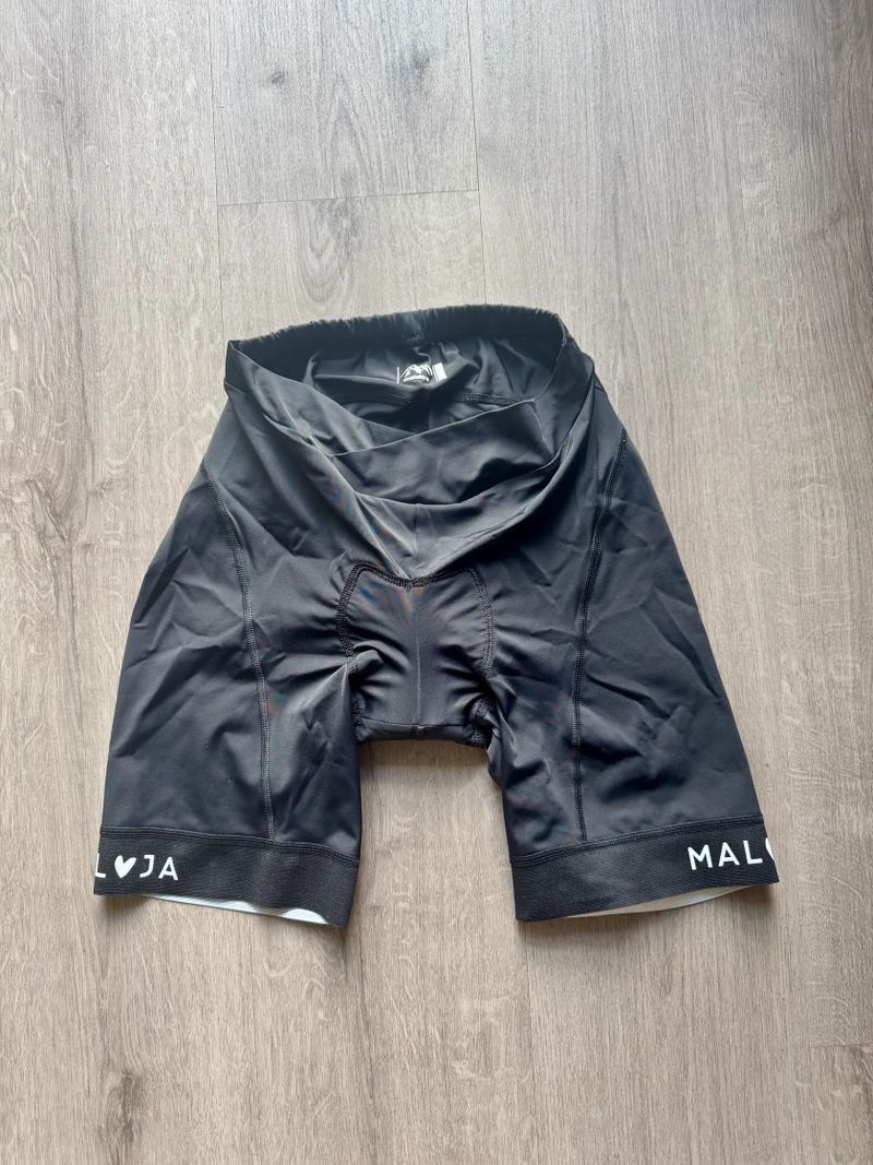 Dámské dresy, kraťasy, vesta