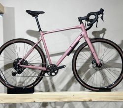 Cube Nuroad One ruby n puce 2026