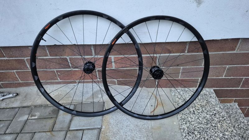 Gravel záplety Giant PX2