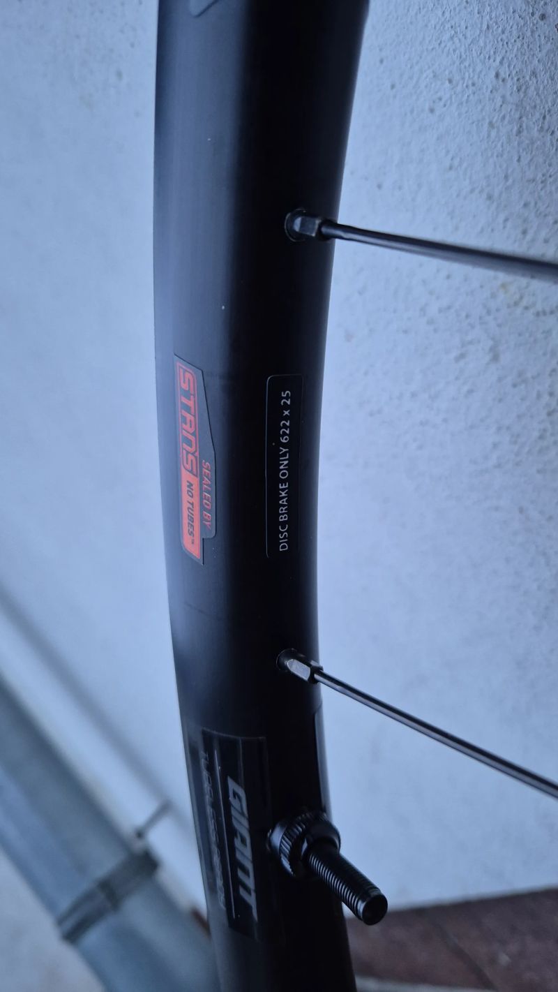 Gravel záplety Giant PX2