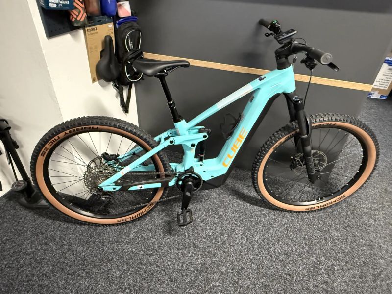 CUBE Stereo Hybrid 140HPC RACE 750 vel.S 103 KM 2024 KARBON