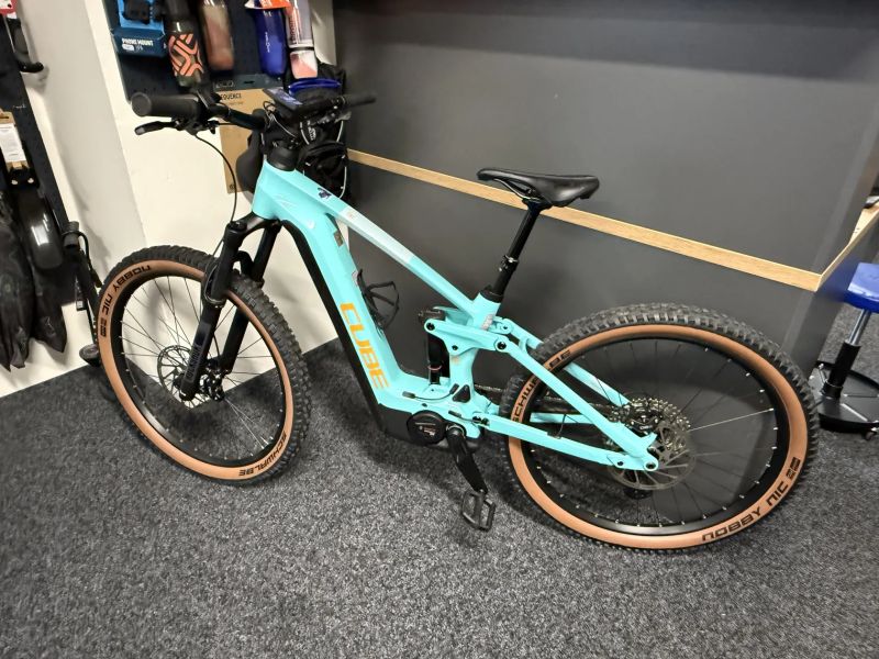 CUBE Stereo Hybrid 140HPC RACE 750 vel.S 103 KM 2024 KARBON