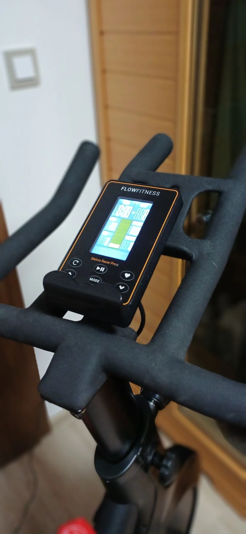 cyklotrenažér FLOW FITNESS Stelvio Racer Pro i