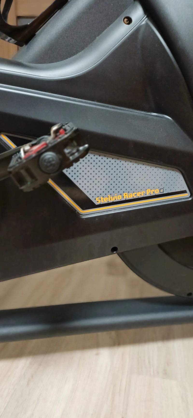 cyklotrenažér FLOW FITNESS Stelvio Racer Pro i