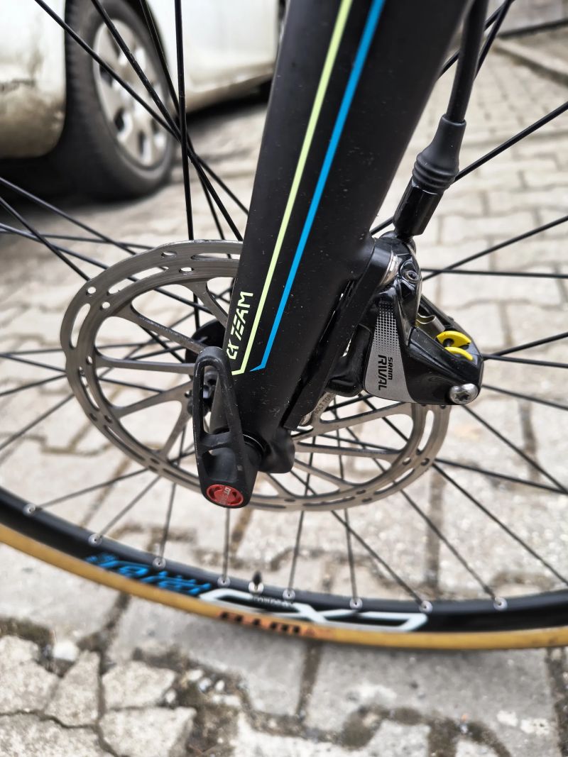 KARBONOVÉ CYKLOKROSOVÉ KOLO .,.PC : 70 000 Kč ,JAKO NOVÉ