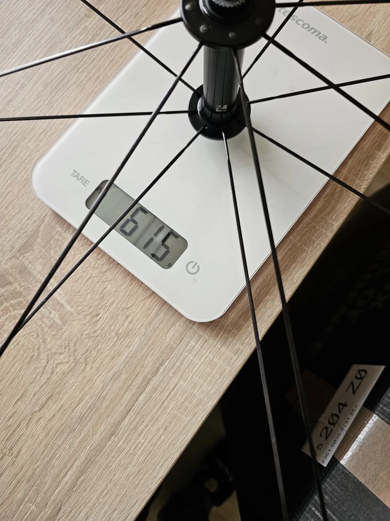 Rolf Prima Ares 4 Carbon - přední kolo