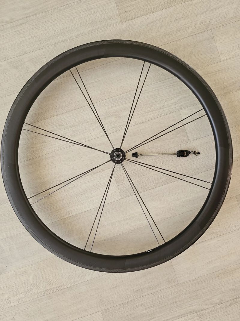 Rolf Prima Ares 4 Carbon - přední kolo