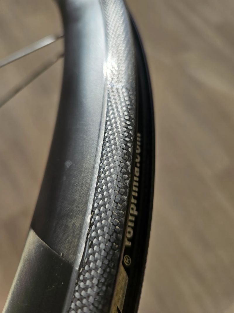 Rolf Prima Ares 4 Carbon - přední kolo