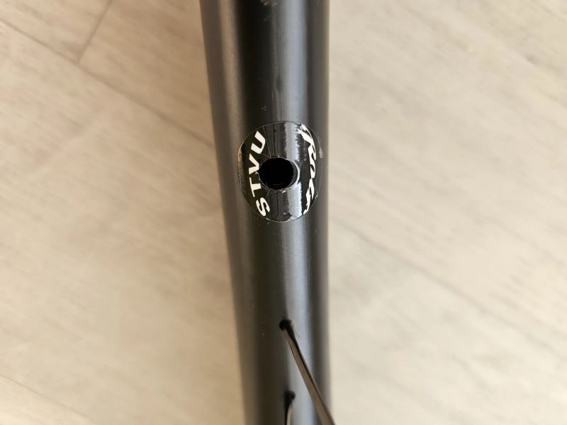 Rolf Prima Ares 4 Carbon - přední kolo