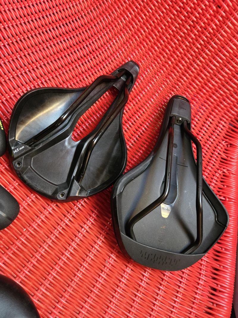 Sedla Sqlab, Specialized, fizik, ritchey