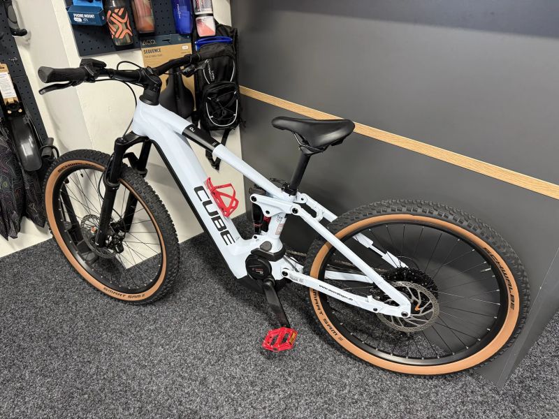 CUBE Stereo Hybrid 120 PRO 750 vel.S 2024 905km