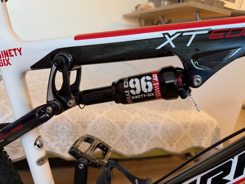 Merida 96 XT carbon ve vynikajícím stavu