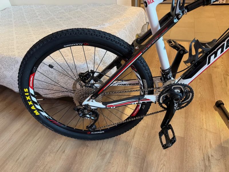 Merida 96 XT carbon ve vynikajícím stavu