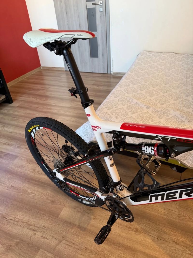 Merida 96 XT carbon ve vynikajícím stavu