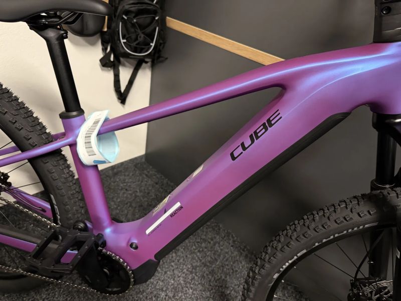 CUBE Reaction Hybrid ONE 800 vel.M 2026 NOVÝ MODEL